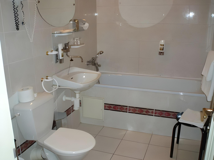 Bathroom 4, Hotel Most Slavy, Trenčín