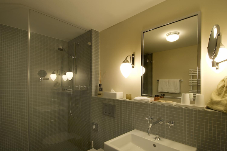 Bathroom, Historisches Alpinhotel Grimsel Hospiz, Oberhasli
