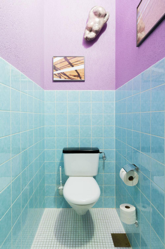 Bathroom 10
