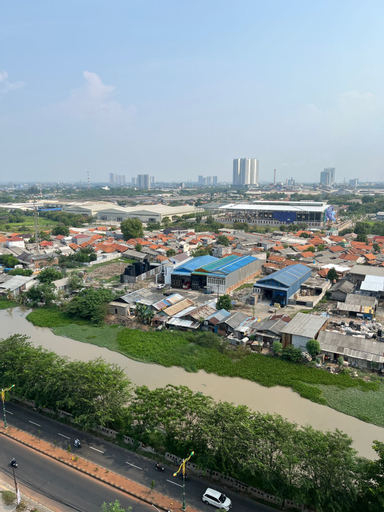 Exterior & Views 5, Apartemen Riverview Tower Mahakam by.UVrooms, Cikarang