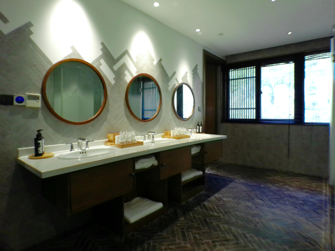 Bathroom 4, Blossom Hill Hotel Ningbo Hanling, Ningbo