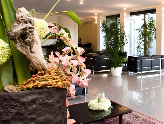 Public Area 2, Hotel 90, Bari