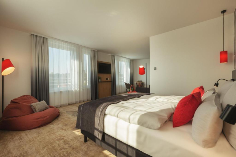 Bedroom 3, Holiday Inn - the niu, SPARROW REGENSBURG, Regensburg