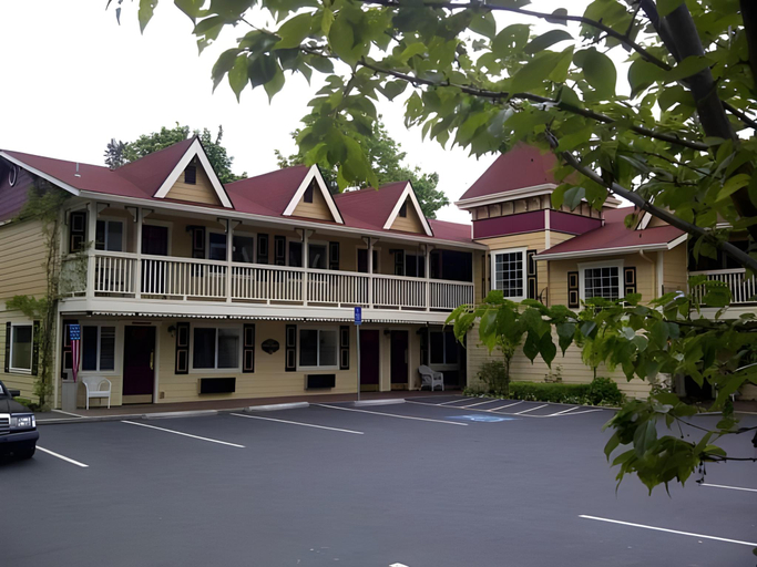 Exterior & Views 1, Silverton Inn & Suites, Marion