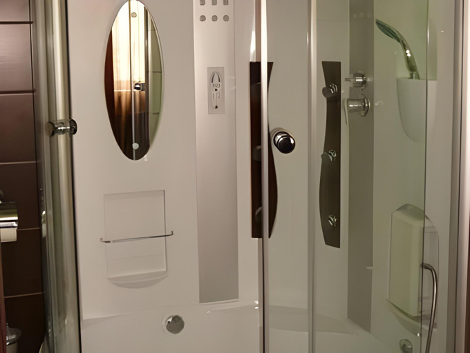 Bathroom 2, Robinzon, Gur'evskiy rayon