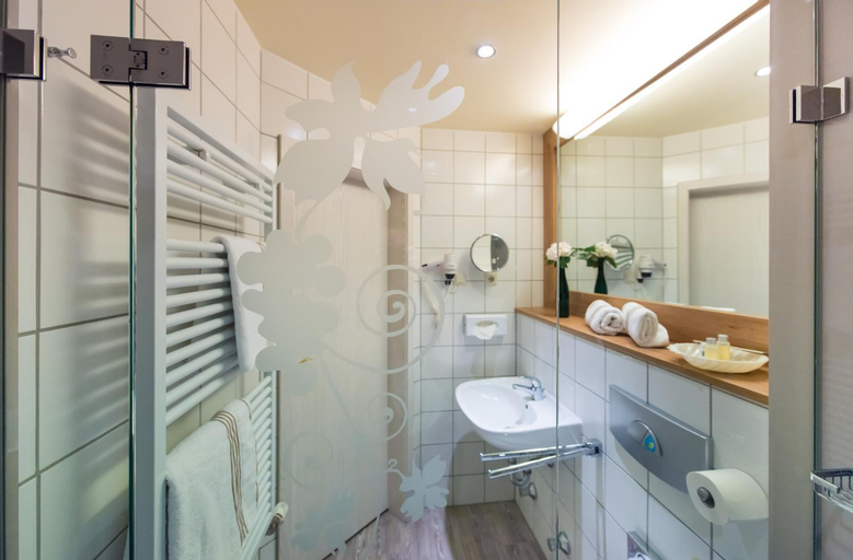 Bathroom 7
