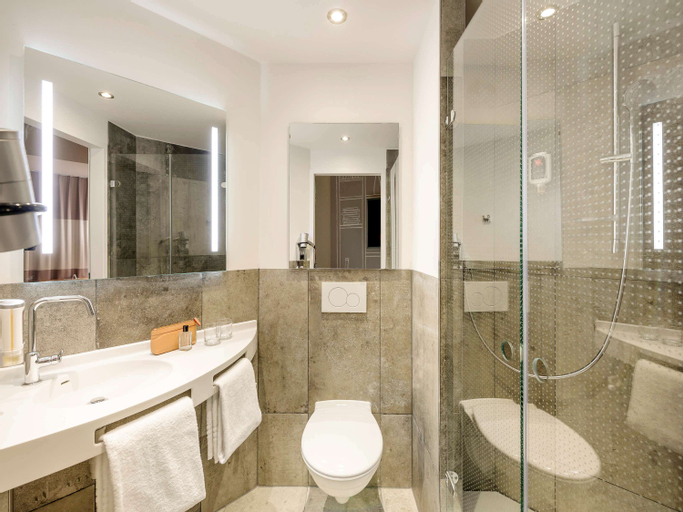 Bathroom 4