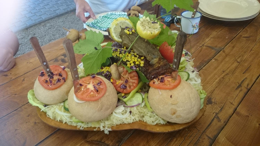 Others 3, Tanzanit, Nové Zámky
