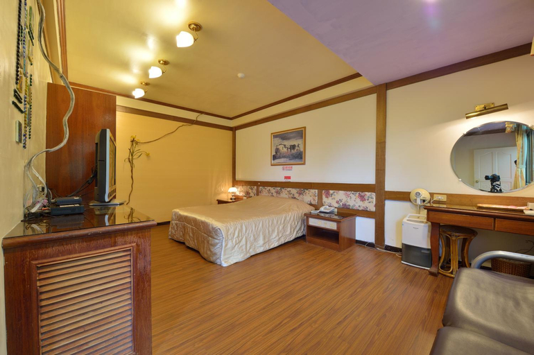 Bedroom 2, shinmingshan holiday inn, Nantou