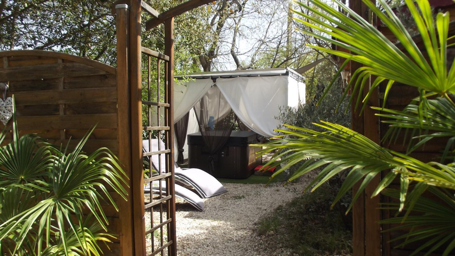 Others 4, Au Cabanon Chez Nath - chbre d'hotes, Var