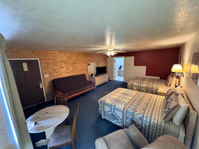 Bedroom 2, Vista Del Rio Lodge, Rio Arriba