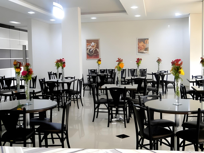 Food & Drinks 4, Hotel Maestro Executive Toledo, Toledo