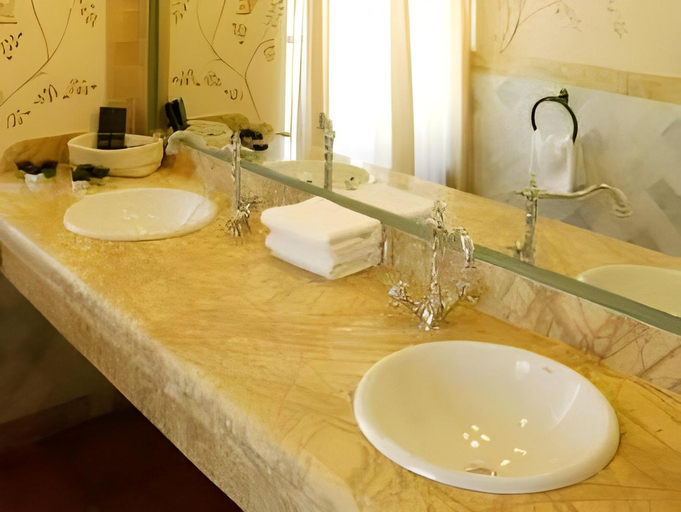 Bathroom, Hacienda Montija, Huelva