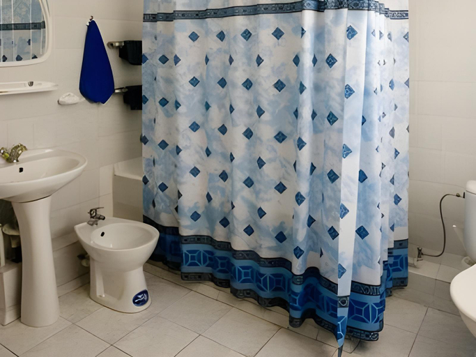Bathroom 3, Kozatskiy Hotel, Shevchenkivs'kyi