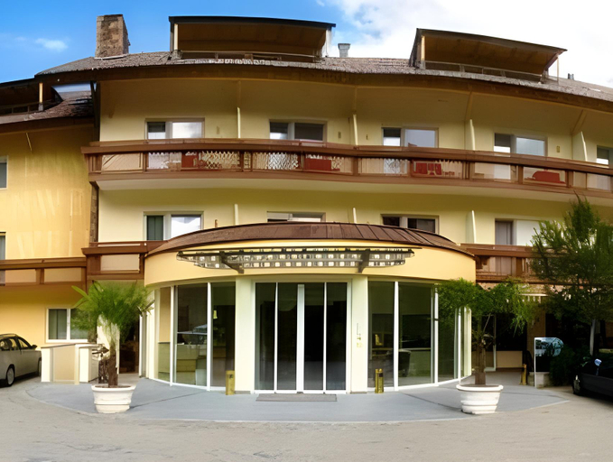 Exterior & Views 2, Hotel Weingarten, Bolzano
