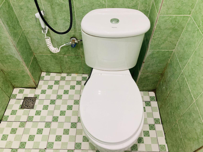Bathroom 15