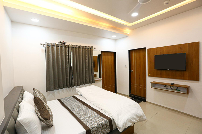 Others 4, HOTEL GREEN VILLA, Surat