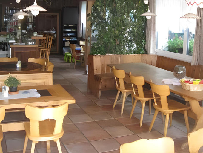 Others 3, Hotel Gemse, Sarganserland