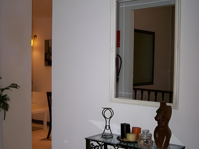 Others 5, Hostal Fenix, Cádiz