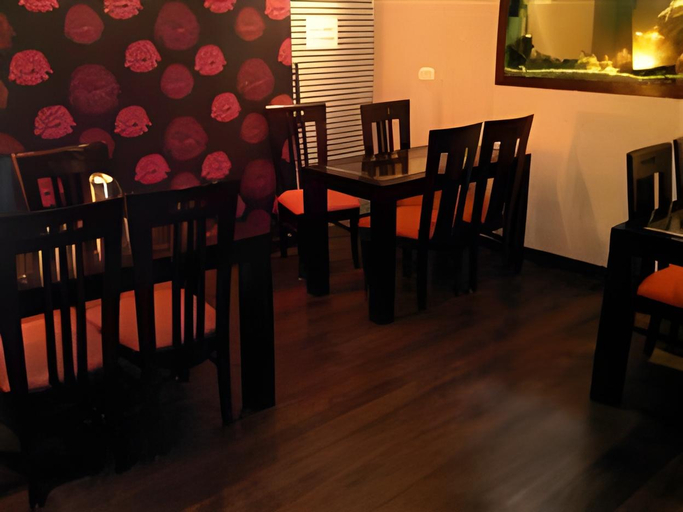 Food & Drinks 3, The Solace, Delhi