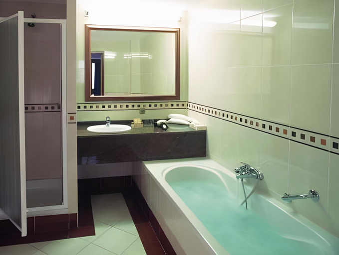 Bathroom 4, Van Der Valk Hotel Emmen, Emmen