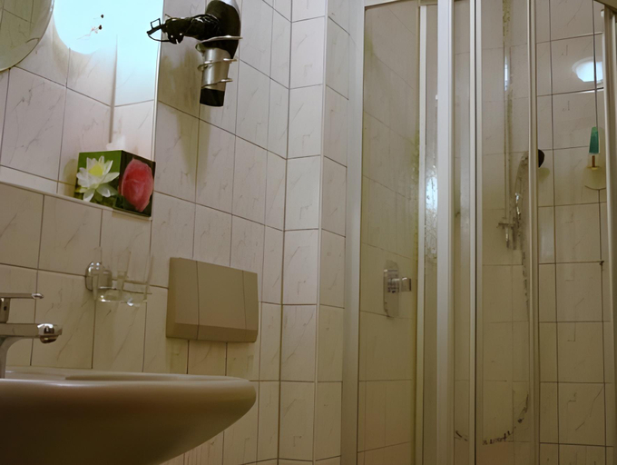 Bathroom 3, Hotel Engel, Ortenaukreis