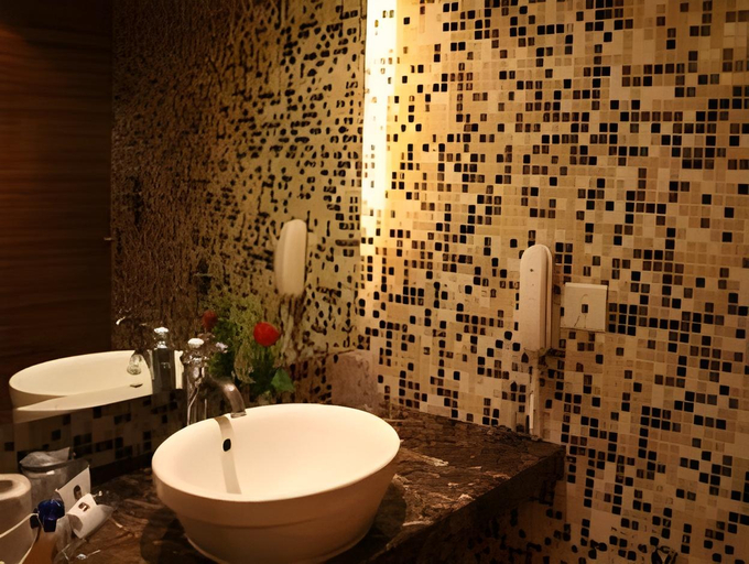 Bathroom, Amrutha Castle Hotel, Hyderabad