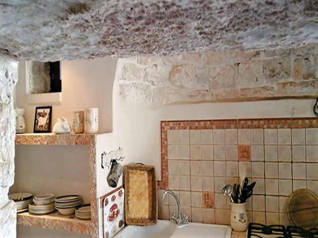 Bathroom, Trulli Fogliarella, Brindisi
