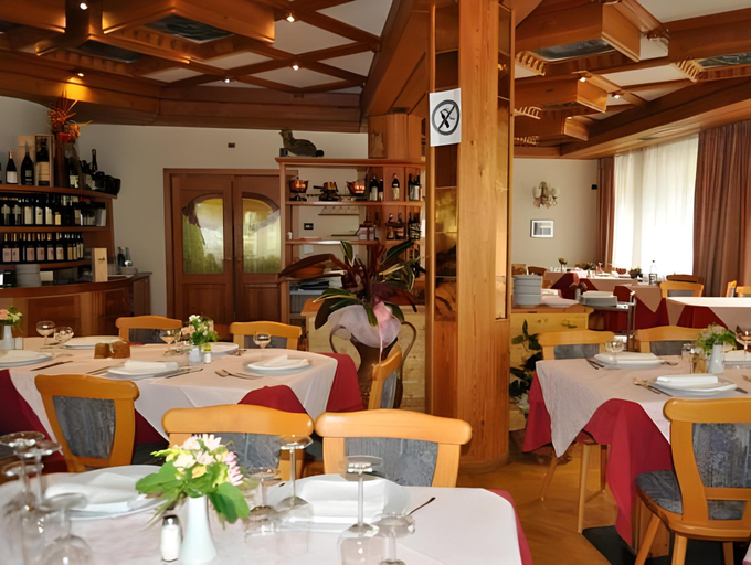 Food & Drinks 4, Hotel Tourist, Aosta