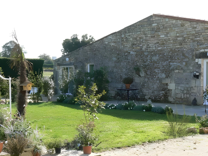 Others 5, A L'Oree du Bois, Charente-Maritime