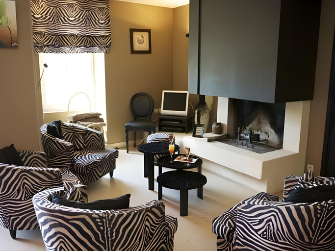 Public Area, La Glycine Hotel, Restaurant & Bien-Etre, Calvados