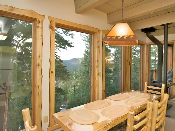 Interior view 2, Timber Ridge Resort by 101 Great Escapes, Mono