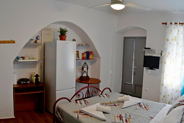 Others 4, Casa Calda 1, South Aegean