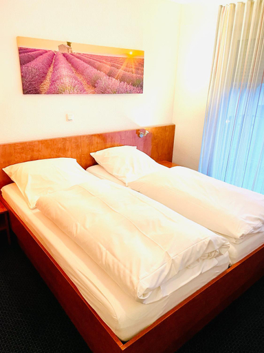 Bedroom 3, Hotel Garni Merkenich, Köln