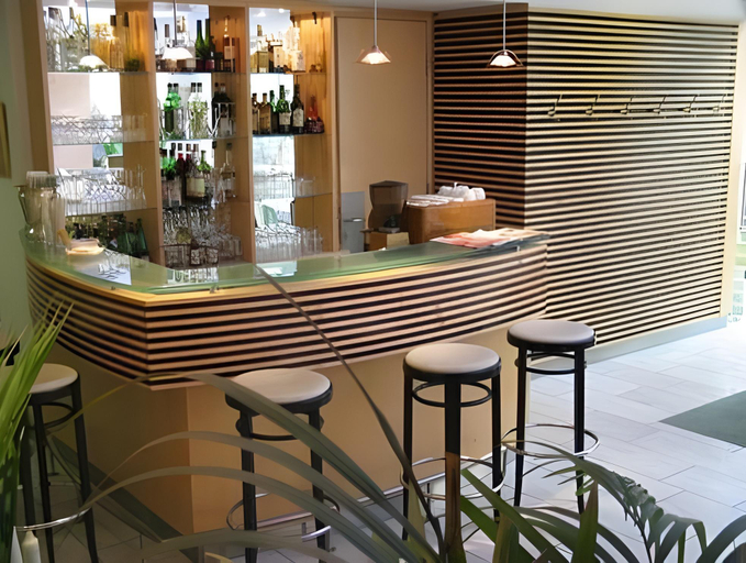 Others 5, City Hotel, Linz