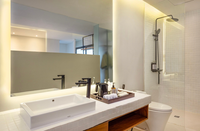Bathroom 10