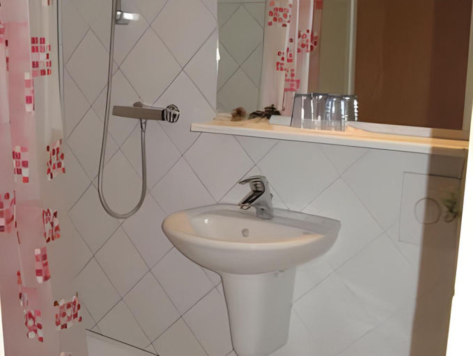 Bathroom 2, Motel 44, Soest