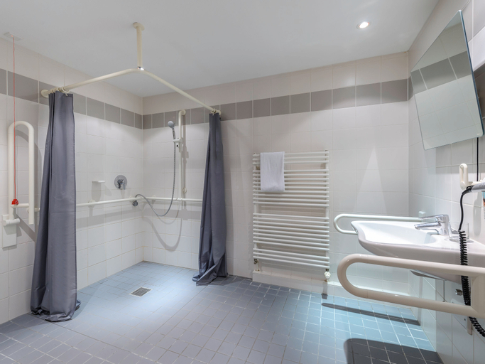 Bathroom 9