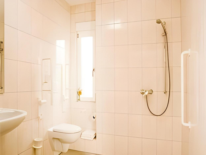 Bathroom 3, Sapia Hotel St. Fridolin, Waldshut