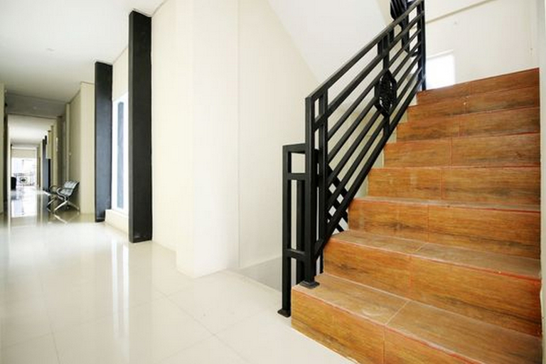 Others 4, RedDoorz Plus Syariah @ Polamas Andalas, Padang