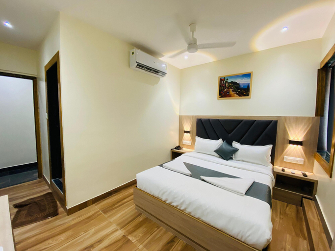 Bedroom 2, New Riza By Glitz Hotels, Mumbai Suburban