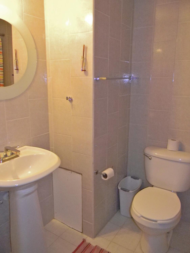 Bathroom 2, BB Mexico Roma Norte, Mexico City