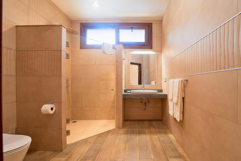 Shower 5, Oasi, Talamanca