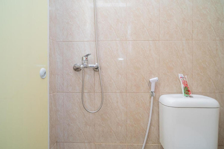 Bathroom 11