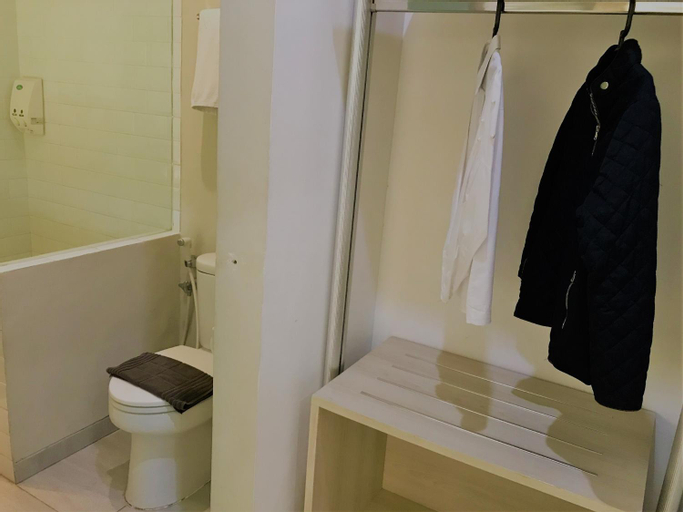 Bathroom 27