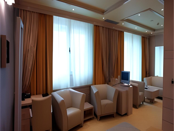 Public Area, Alexandar, Novi Sad