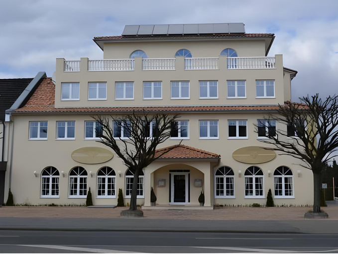 Others 3, Hotel Helena, Harburg