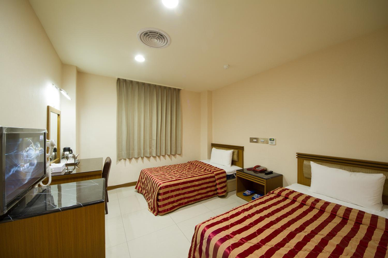 Bedroom 2, Songshan Hotel, Kaohsiung