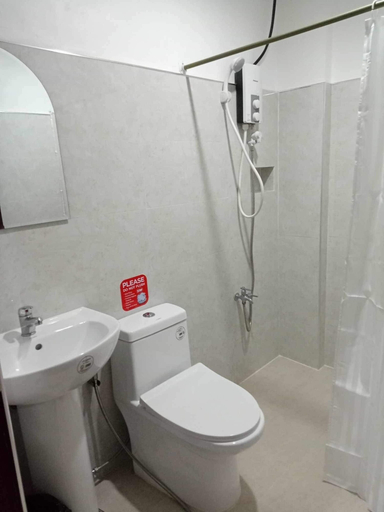 Bathroom 3, Zosimo's Inn, Lazi