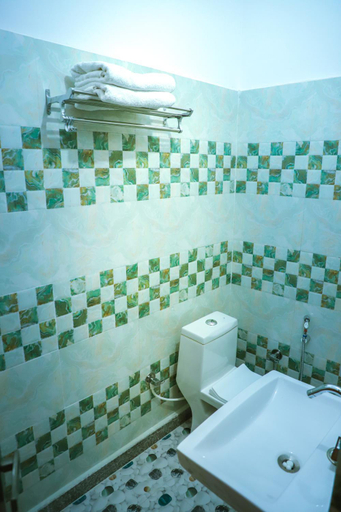 Bathroom 3, HOTEL SRP RISHIKESH, Garhwal